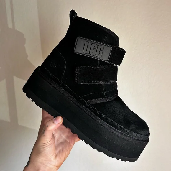 EXCELLENT condition black platform suede Neumel Uggs - Picture 1 of 9